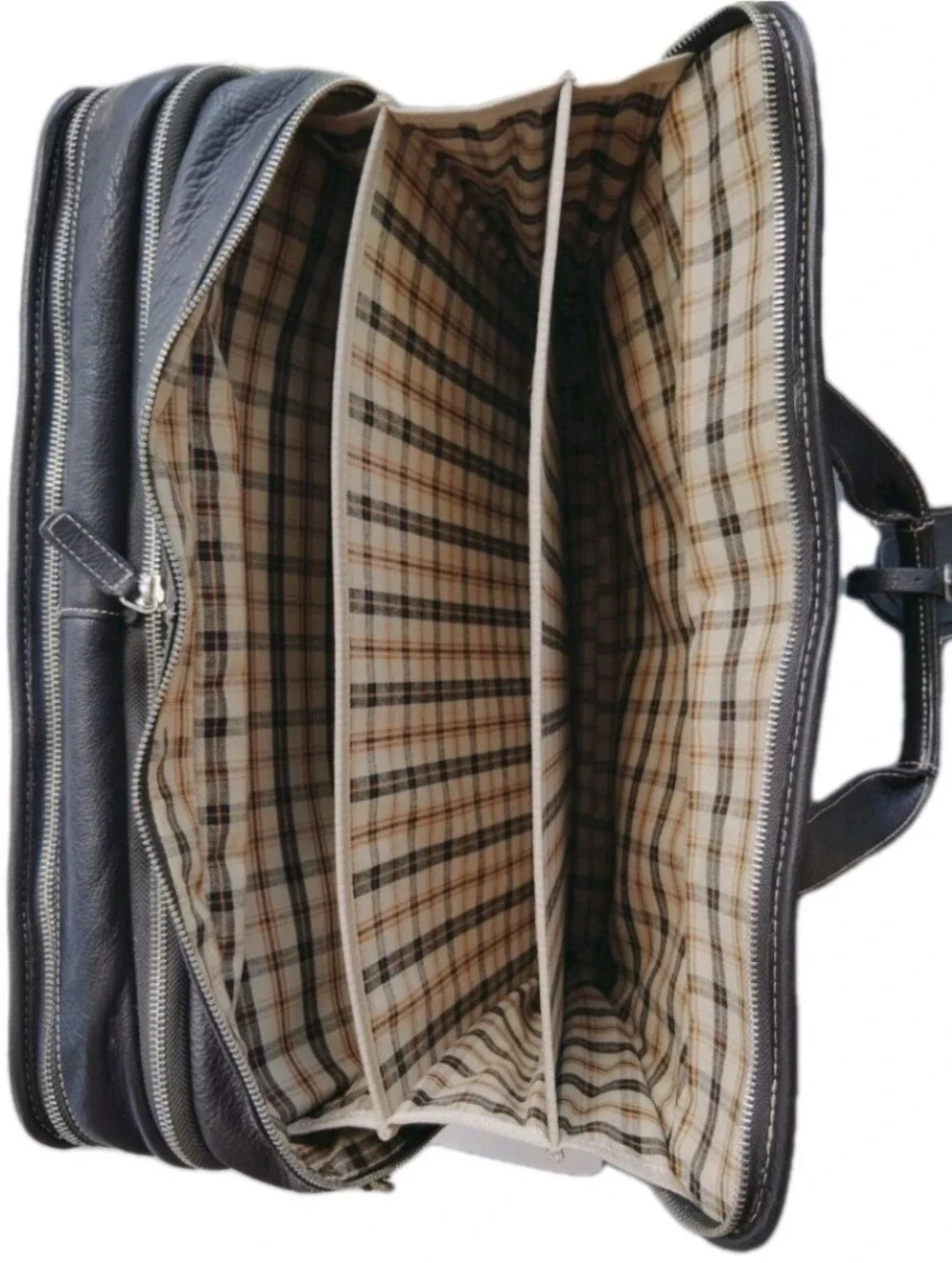 Levenger Luxury Pebbled Leather Expandable Briefcase.